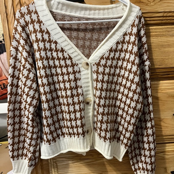 Sweaters - Patterned Cardigan